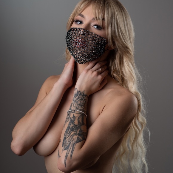 Mask - Picture 5 of 8